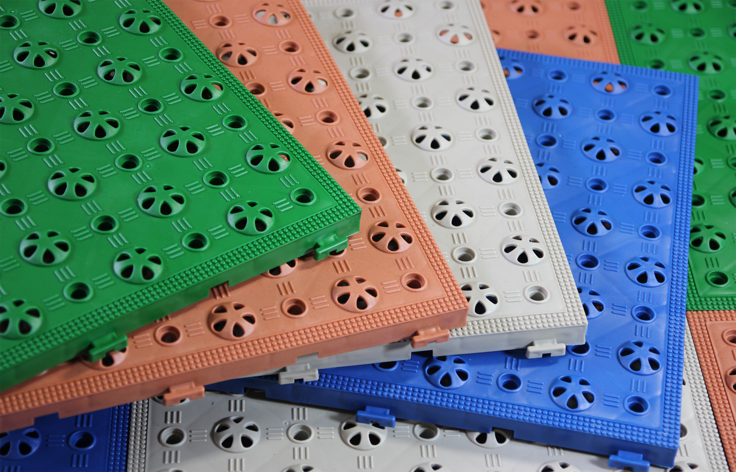 金易-各種塑膠組合地墊